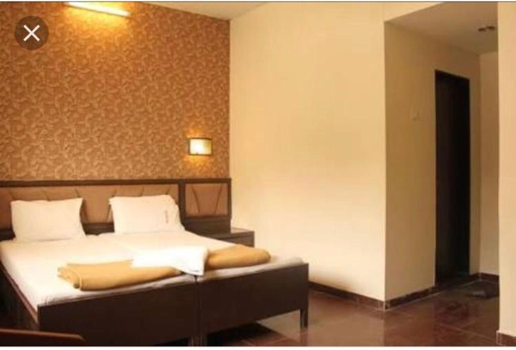 Hotel Ganesh Palace Mumbai Bagian luar foto